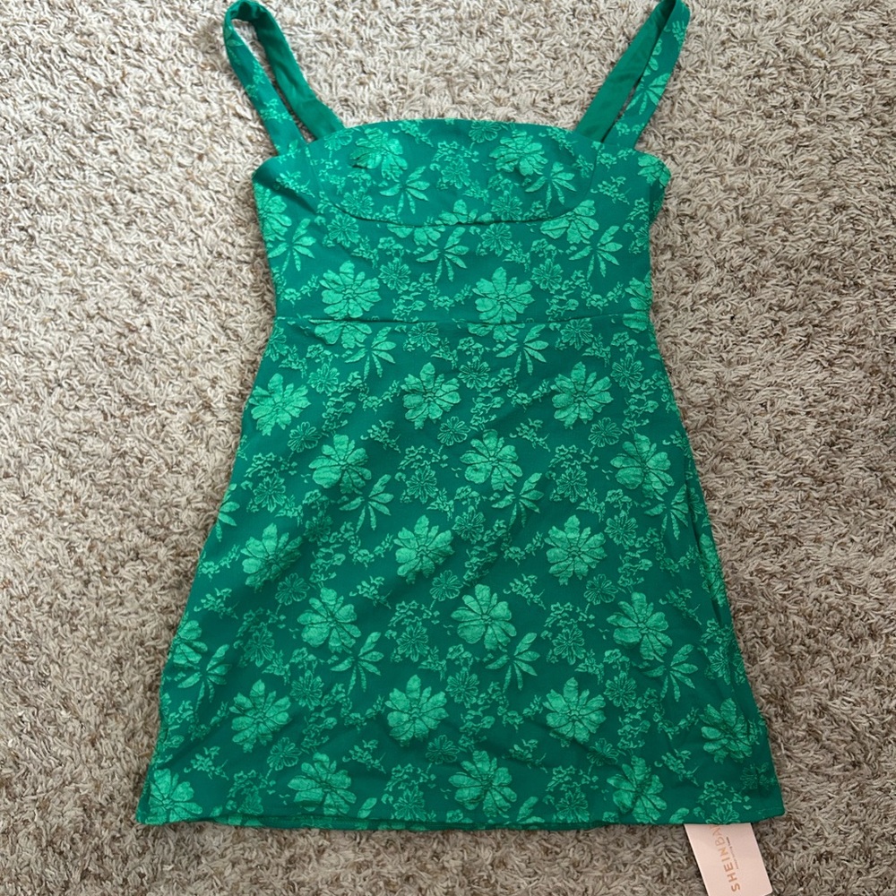 SHEIN Vibrant Green Floral Patterned Dress